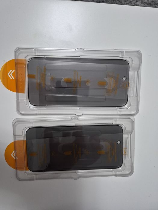 Vand huse folii si adaptor pentru iphone 16