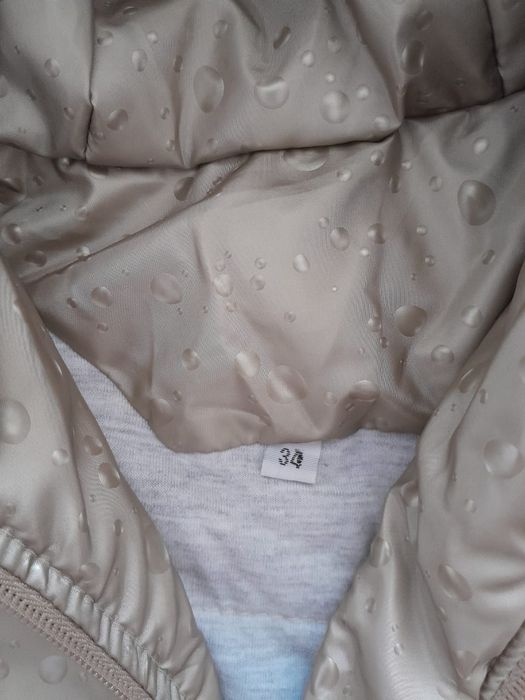 Продам курточки на девочек