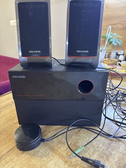 Продам сабвуфер Microlab M200