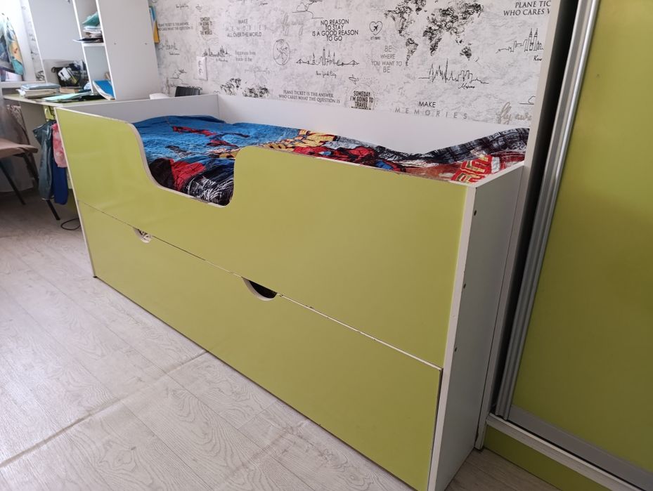 Кровать двухъярусная