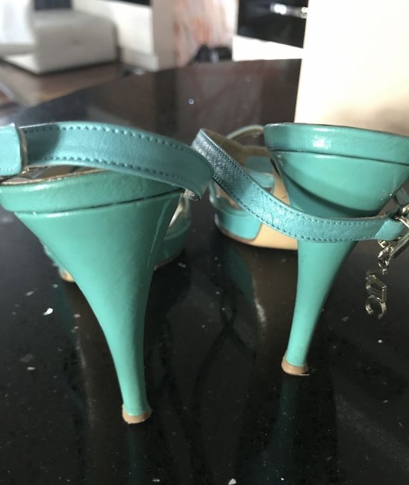 Оригинални сандали на ток Patrizia Pepe и Versace ест. кожа