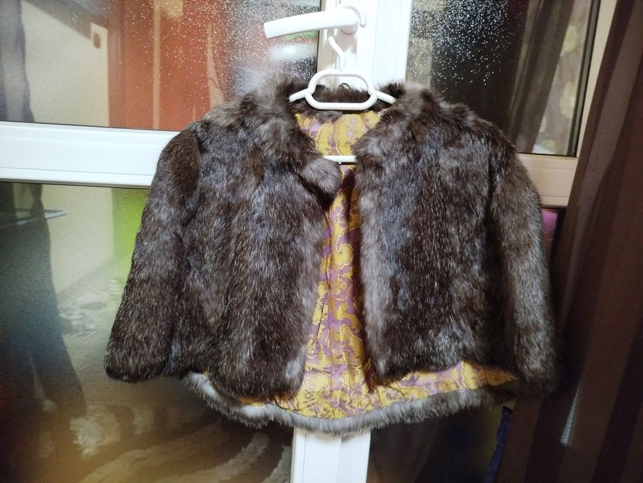 Vând capă de blană naturală