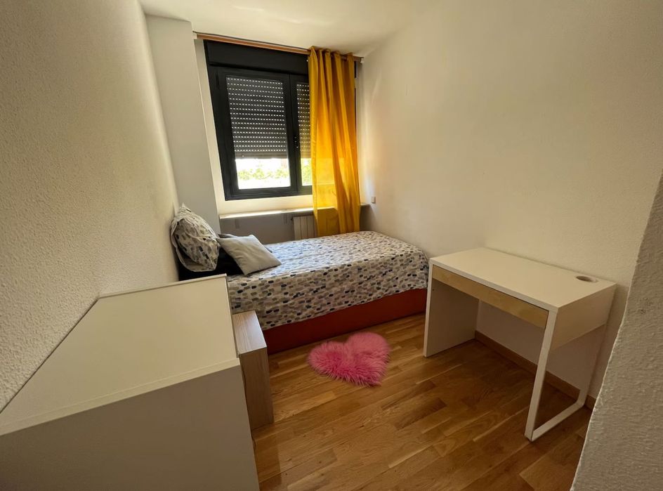 Тристаен апартамент под наем Надежа 1 550 ЕВРО