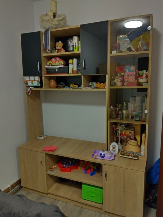 Vand mobila sufragerie