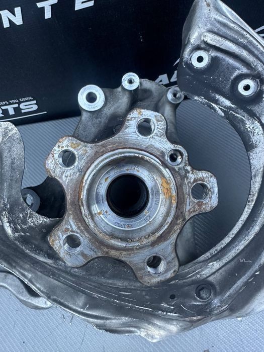 Fuzeta dreapta fata BMW I4 2021/2022/2023 i4