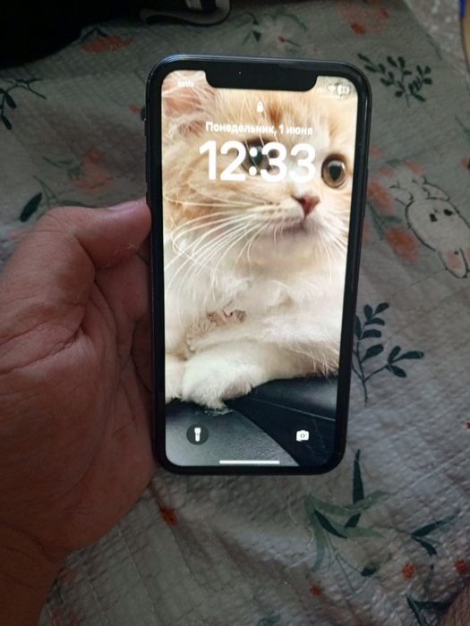 Продам айфон 11 на 128 гб