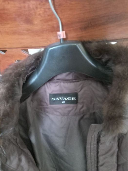 Женская куртка со сьемным капюшоном