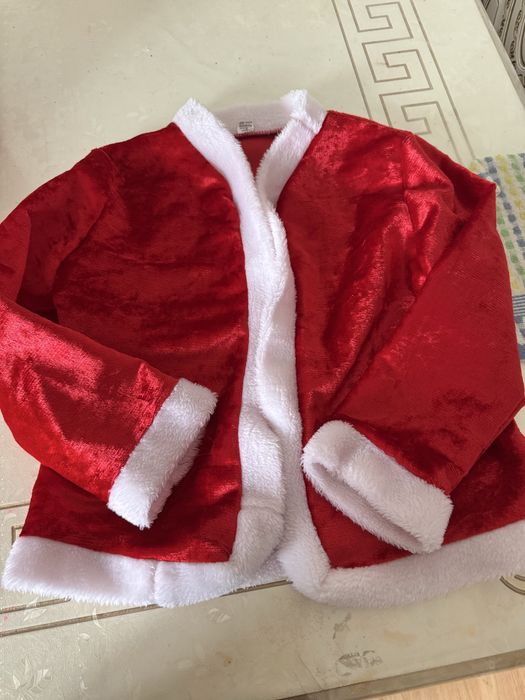 Продам костюм санты на 5-6 лет