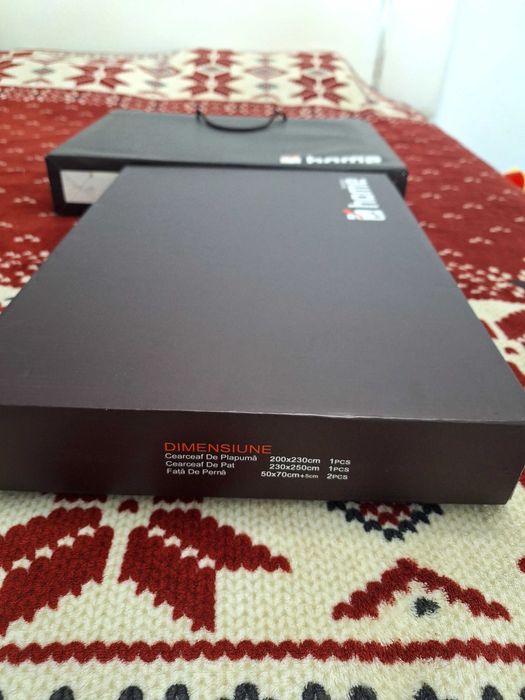 Lenjerie pat compusa din 4 piese.