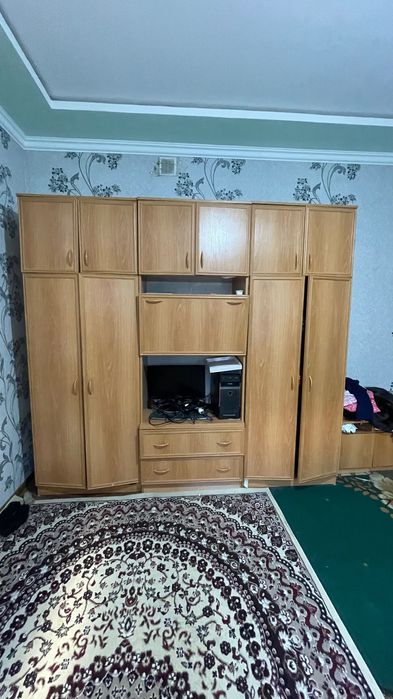 Шкаф, тюрмо сотилади