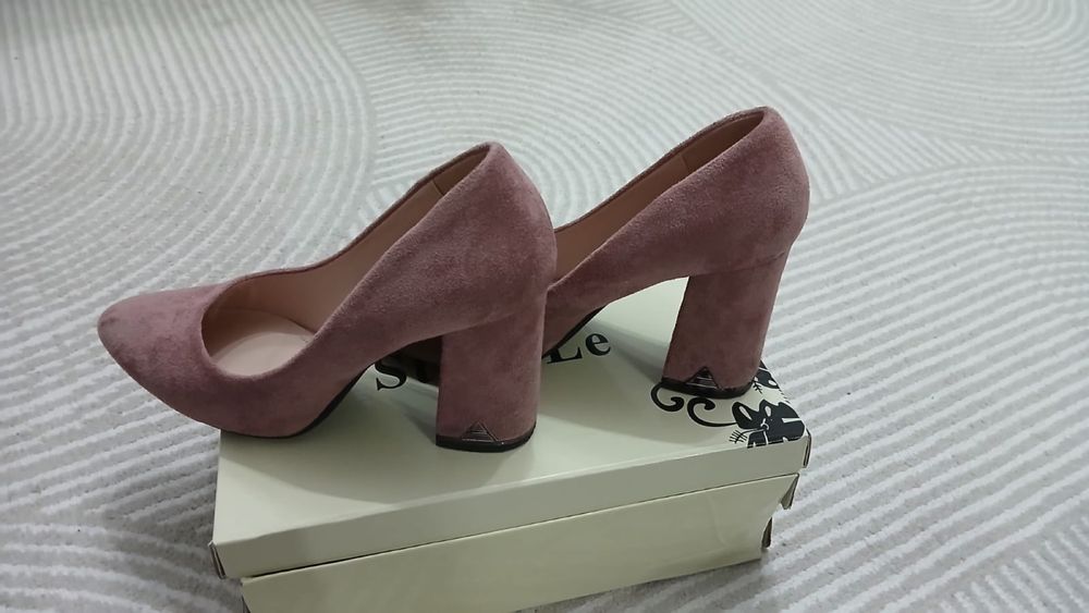 Туфли розовые.