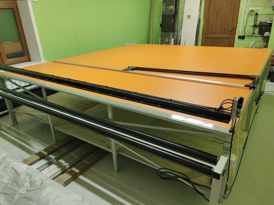 Продам стол для резки ролл шторы