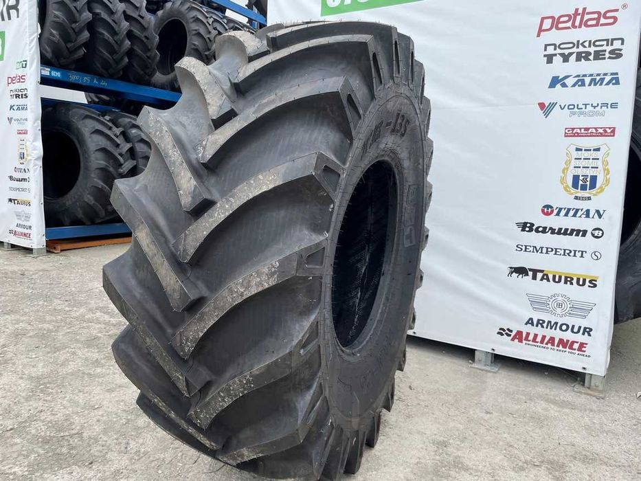 Marca BKT 23.1-26 cu 14 pliuri cauciucuri noi pentru combina