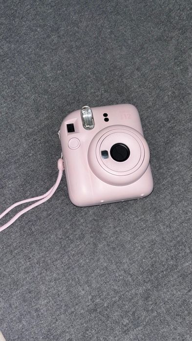 instax 12 mini фотокамера