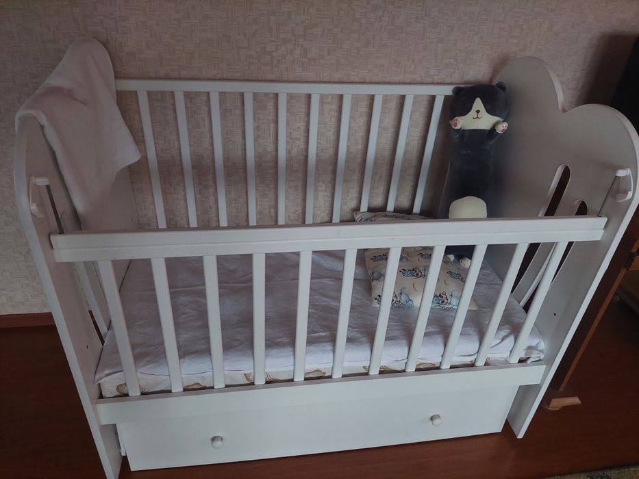 Манежи, кроватки 2 штуки