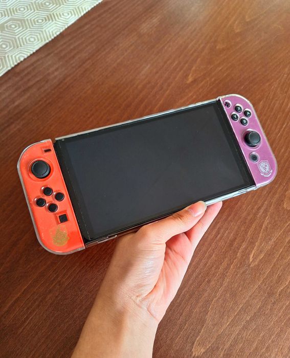 Лимитирано издание Nintendo Switch OLED Pokémon Scarlet & Violet