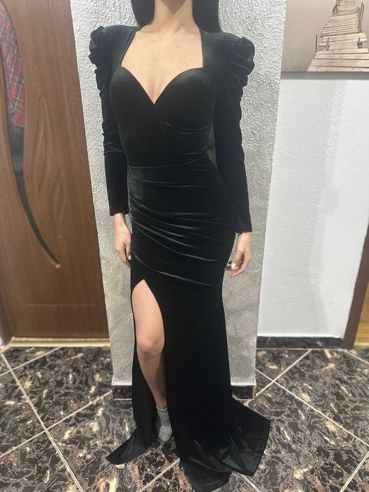 Rochie perfecta pentru eveniment