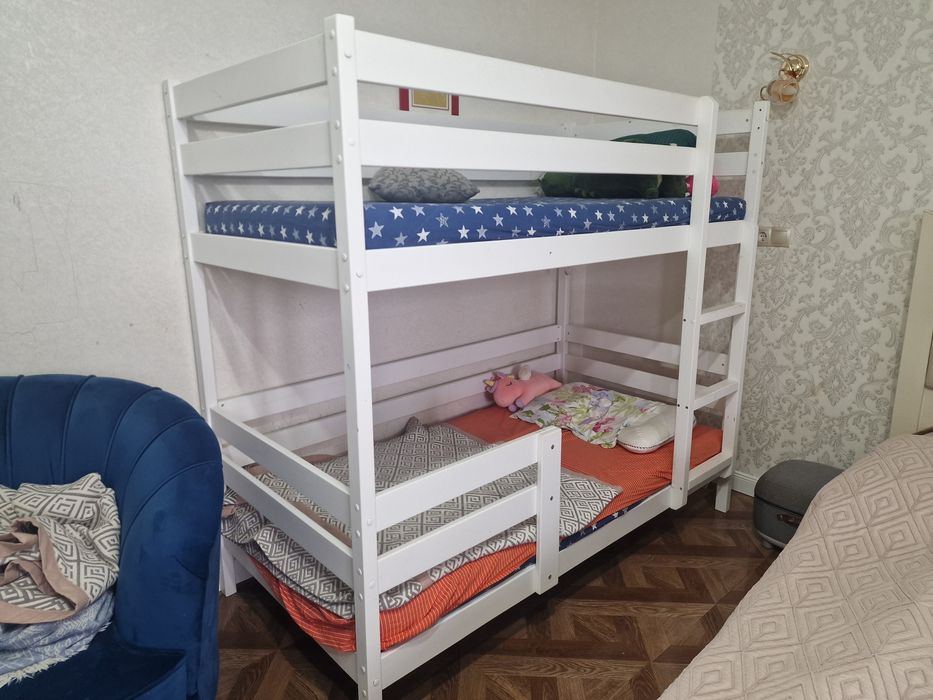 Двухъярусная кровать