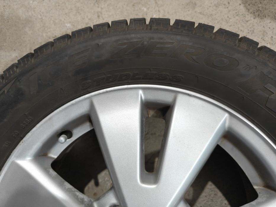 Резина зима Pirelli ice zero F с дисками r16