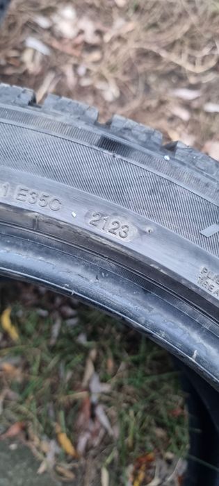 Продам шипованые шины Landsail