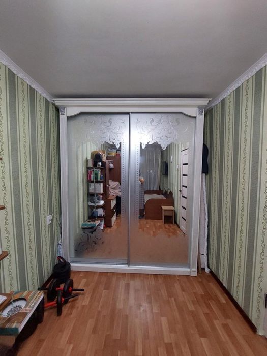 Шкаф плотяной продается