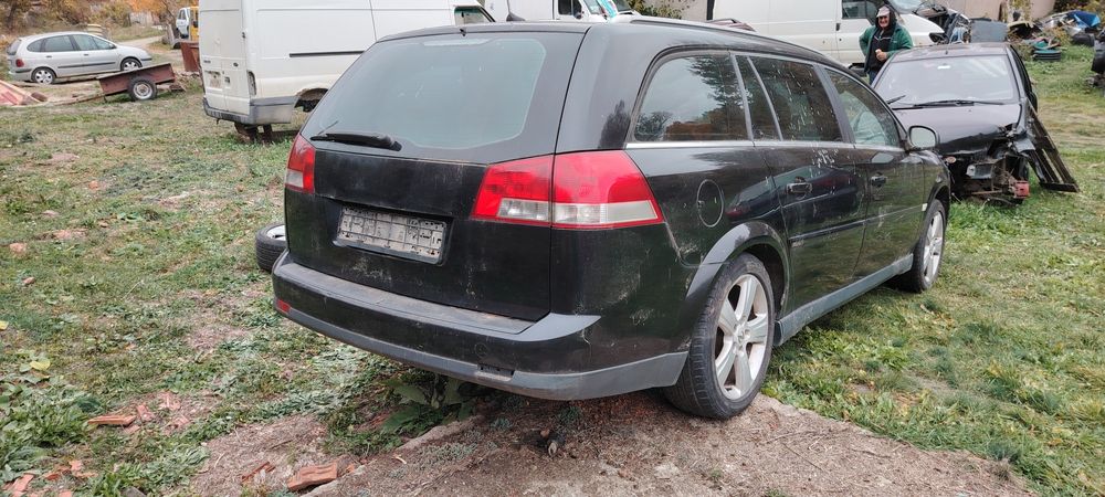 Продавам Опел Вектра 1.9 на Части!!!