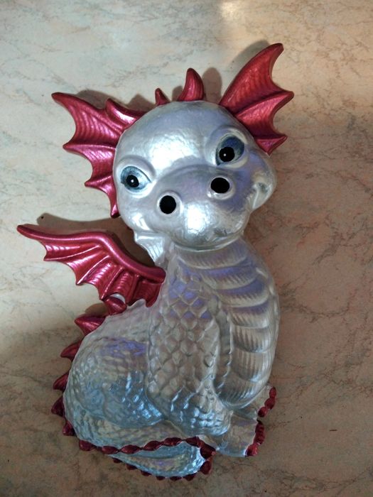 Дракоши, красивые. 30 см. уступим