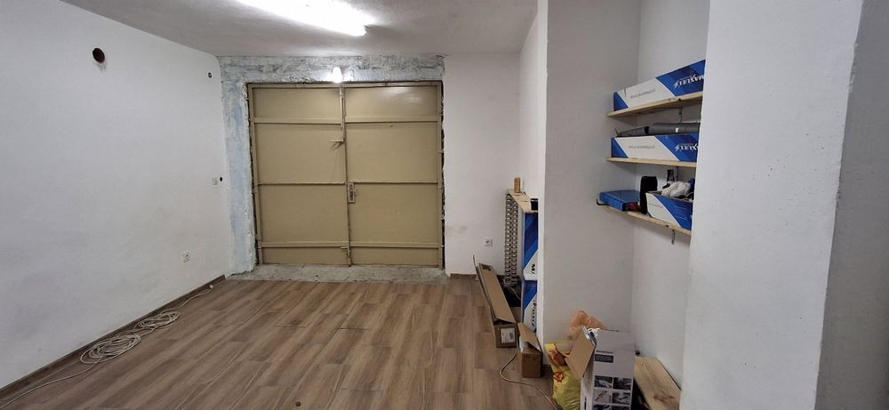 Гараж/складово помещение с маза под наем Варна