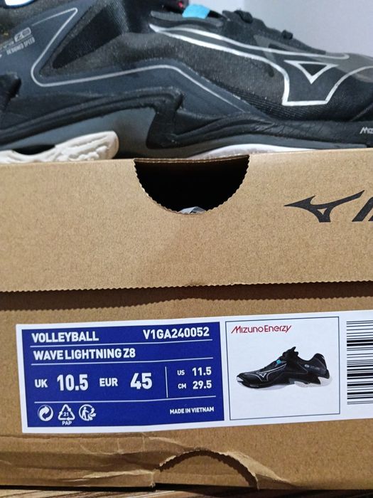 Обувки за волейбол Mizuno Wave Lightning Z8!