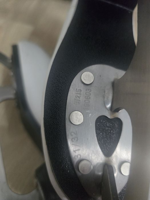 Фигурные коньки (белые)