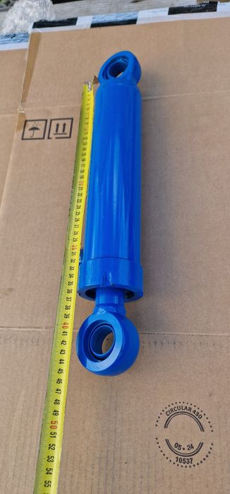 Cilindru hidraulic 420 mm deschide 220 mm tija grosime 35 mm bolturi 3