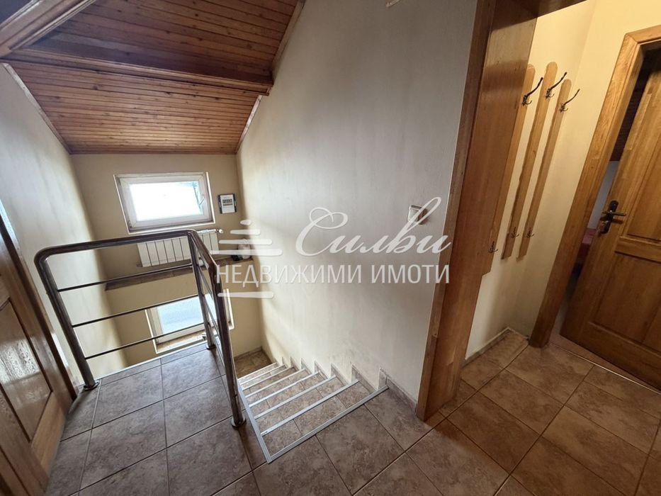 Двуетажна ТУХЛЕНА къща на плоча– кв. Център !!!