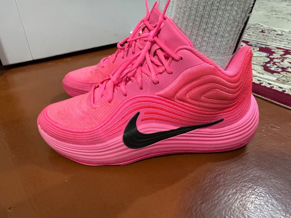 Продам кроссовки nike