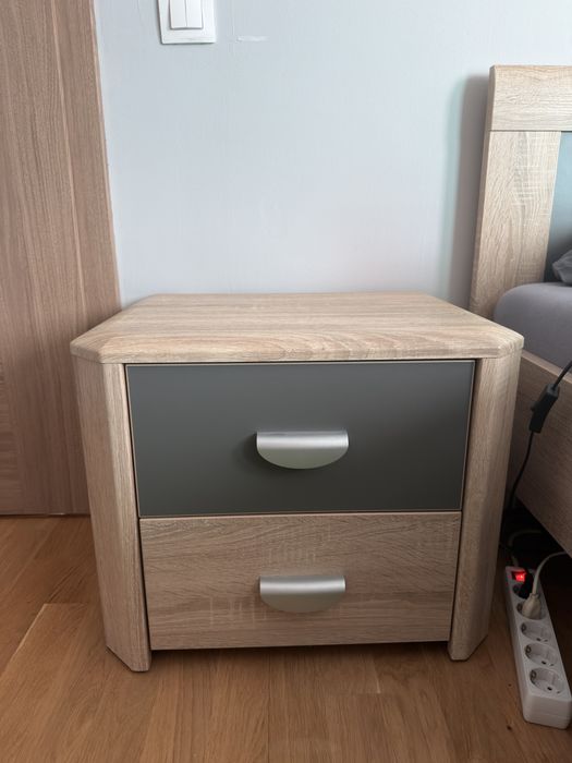 Set mobilier cameră: pat+ saltea + noptieră + comodă