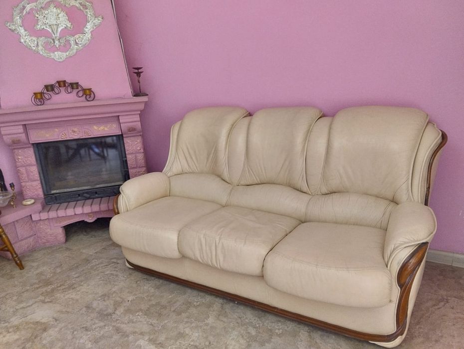 Диван кожаный раскладной