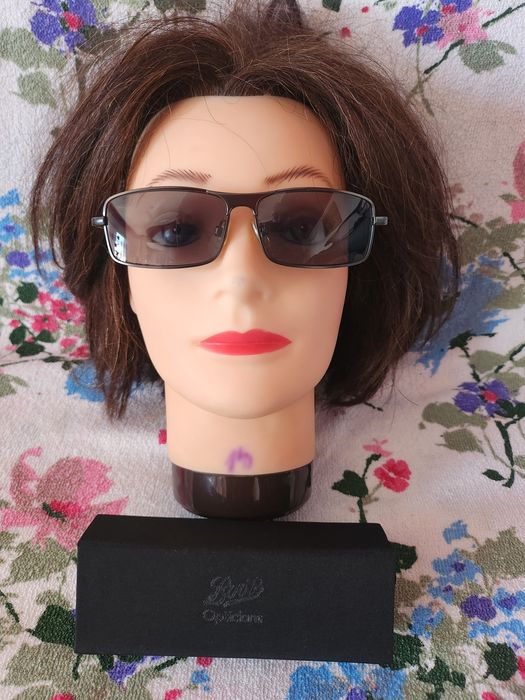 Ochelari de soare Boots Opticians,  etui.