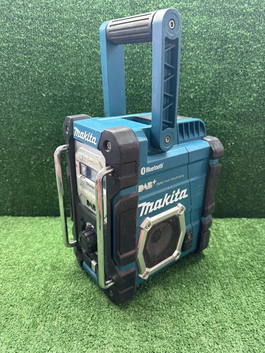Bluetooth радио на Makita DMR112
