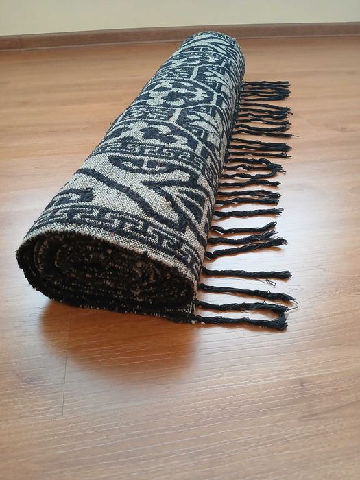 Продавам вълнени пътеки