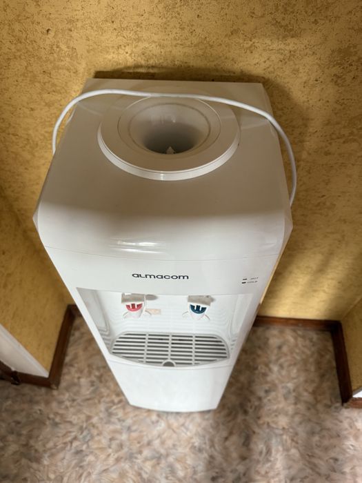 Кулер для воды almacom
