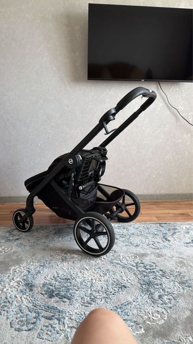 Продам детскую коляску Cybex