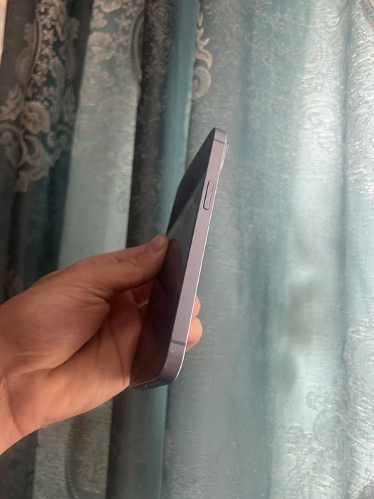 Продам Айфон 14 128гига