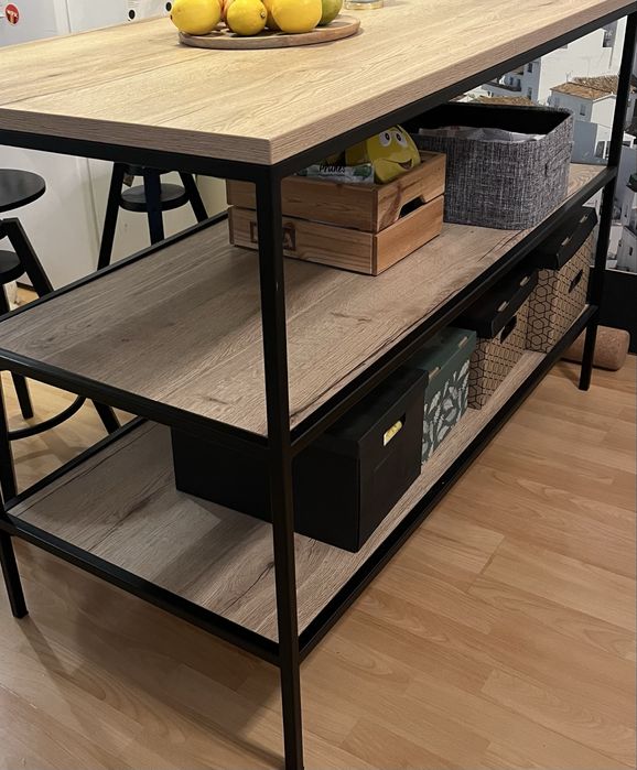 Остров за кухня / всекидневна