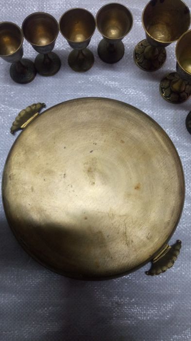 Рюмки латунные, с разносом.