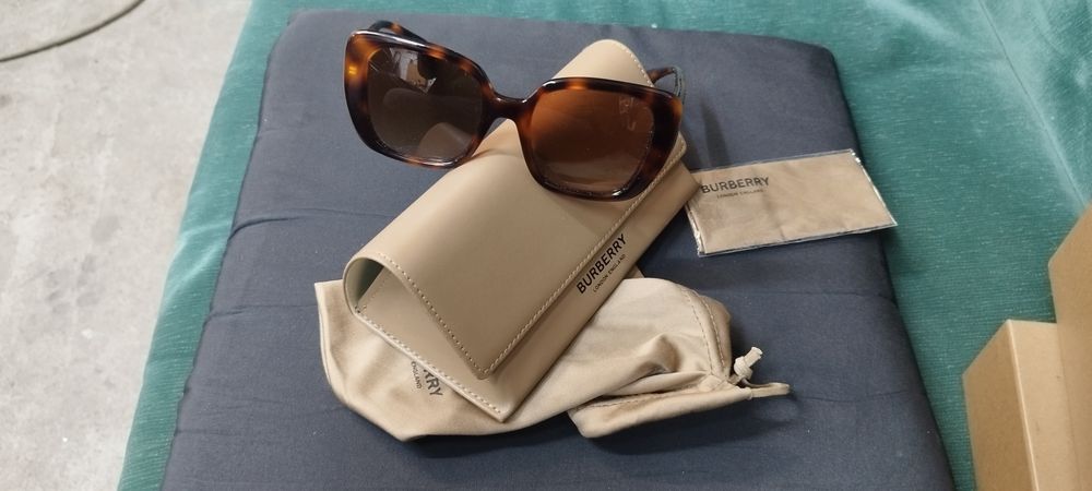 Ochelari de soare de dama Burberry