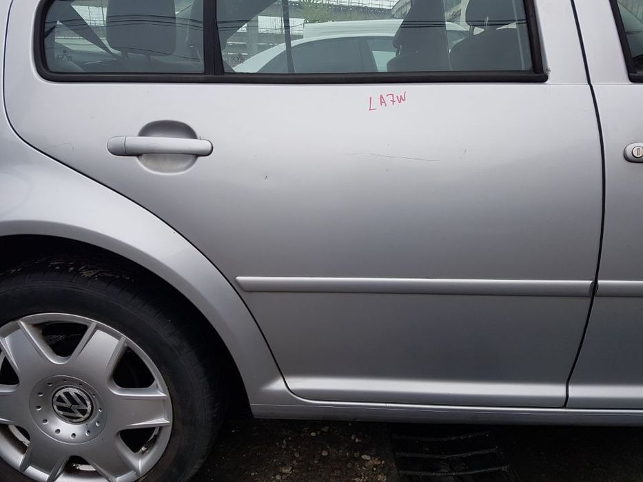 Usa / Portiera Dreapta Spate VW Bora Berlina / Sedan 1998 - 2005 Cod Culoare LA7W