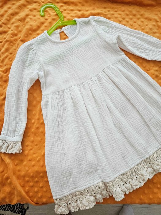 Rochie fetite, muselina alba, cu dantela, 3-4 ani