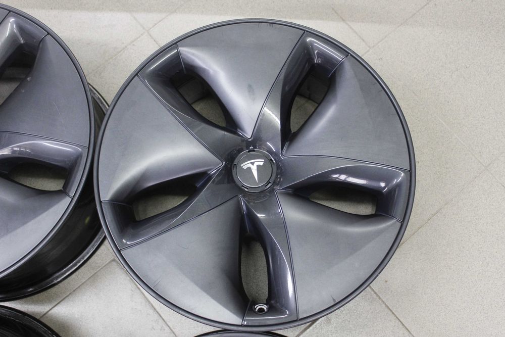 Джанти 18" Tesla Model 3