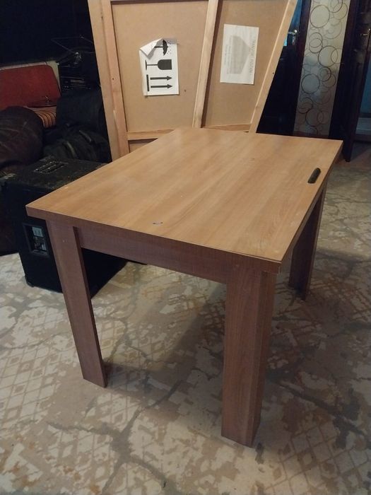 Продам стол . Очень удобный