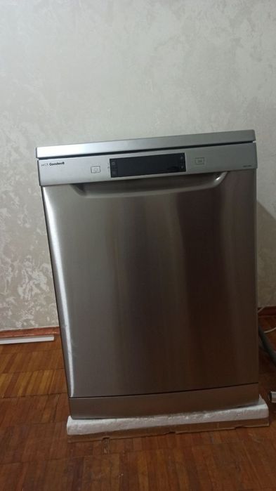 Zamonaviy idish tovoq yuvish mashinasi