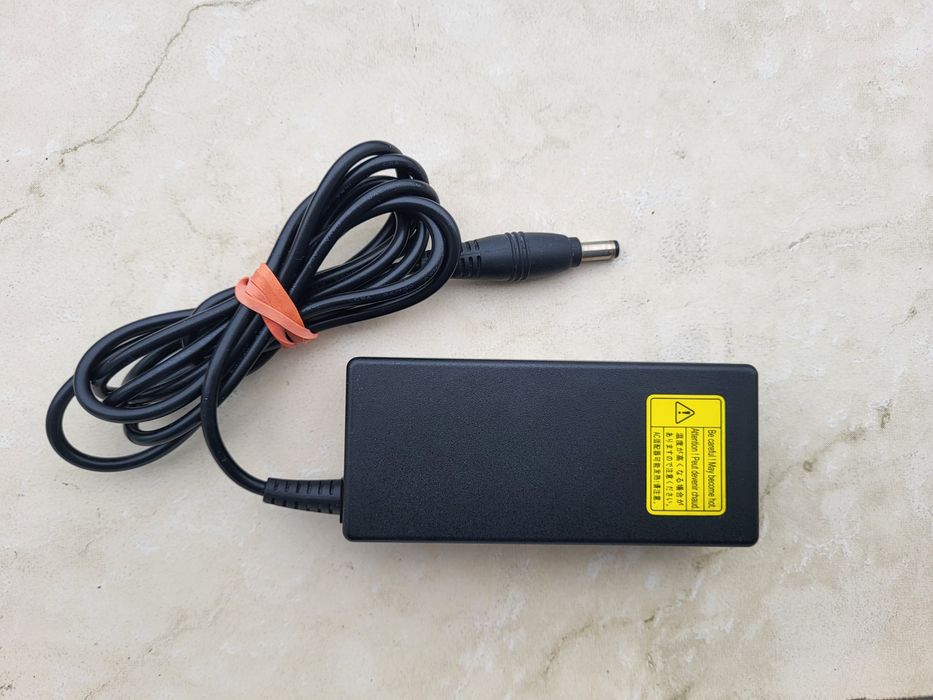 Incarcator laptop Toshiba 19V 3,42 65W mufa 5,5x2,5mm